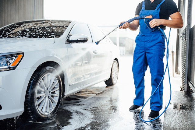 Merawat Mobil dengan Mudah: Manfaatkan Layanan Cuci Mobil Terdekat